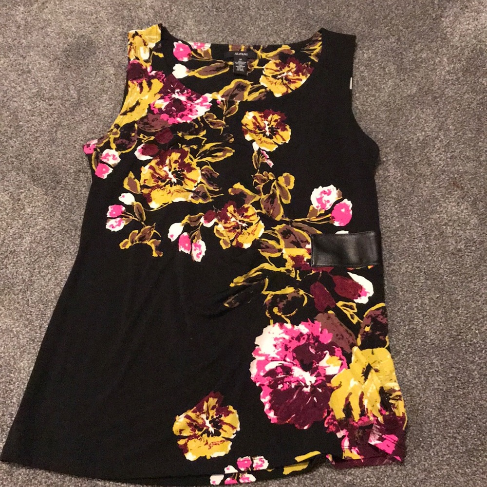 Flowered tank